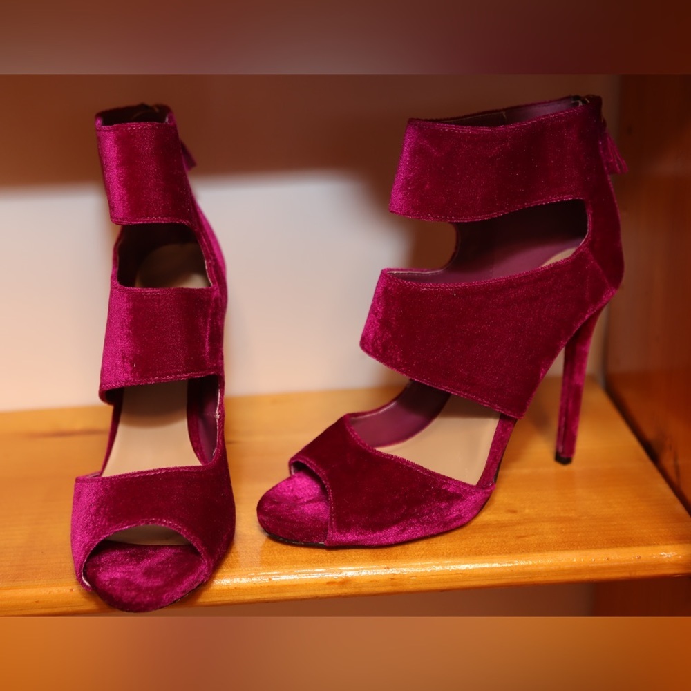 Shoe Dazzle Tatia Stiletto Heeled Sandal in Magenta | Size 9 - Picture 6 of 10